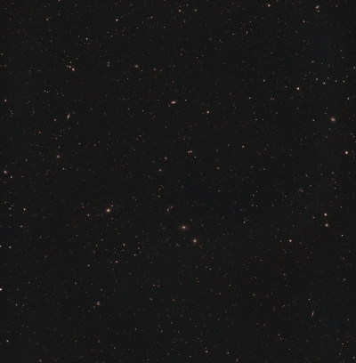 Цепочка Маркаряна и скопление галактик в Деве широким полем (Первый свет Samyang 135mm f 2.0) - астрофотография