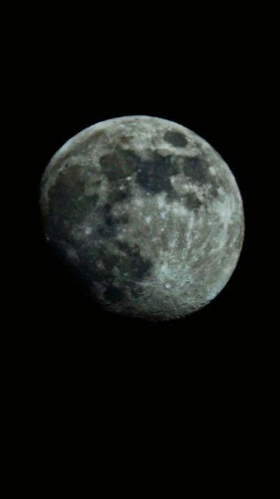 Луна с титаном