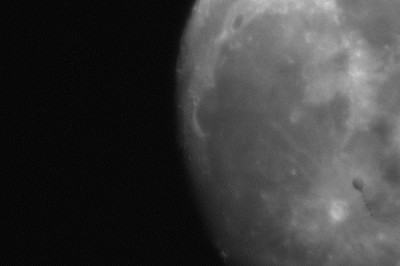 Transit of a weather balloon across the Moon! - Astrophotography