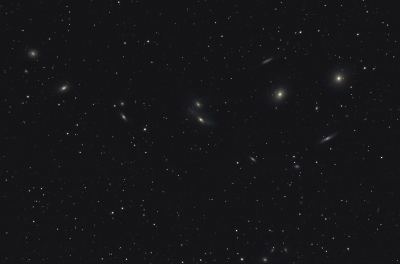 Часть огромного сверхскопления галактик в созвездии Девы или Цепочка Маркаряна