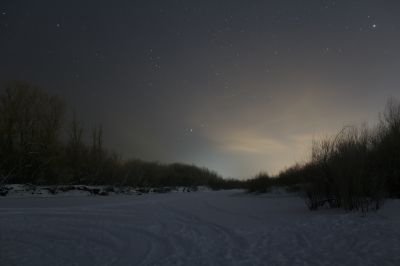 Звёзды над заснеженной рекой