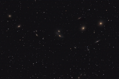 Часть огромного сверхскопления галактик в созвездии Девы или Цепочка Маркаряна