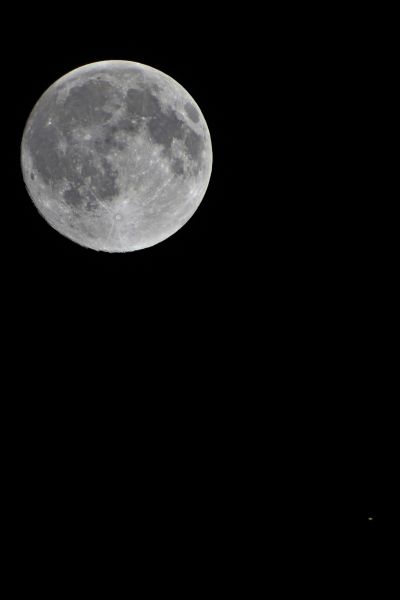 Moon and Saturn (2 june 2015, 00:12)