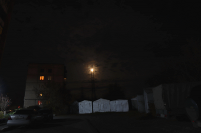 Соединение Луны и Юпа 8 октября 2022 г. Тучи опора ЛЭП