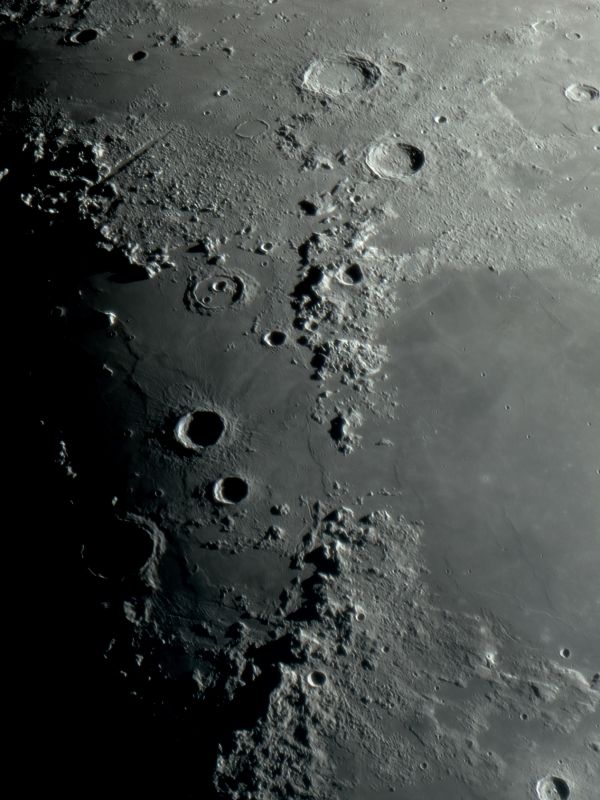 Фрагмент панорамы Луны 9 апреля  - астрофотография