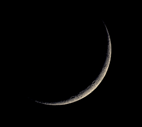 • Луна 01.07.22 • - астрофотография