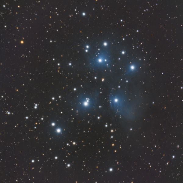 M45 Плеяды (Seven Sisters) - астрофотография