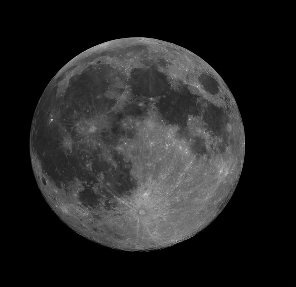 Луна в суперлуние - астрофотография