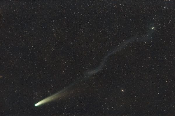 The tail of C/2025 A6 Lemmon goes above M51 