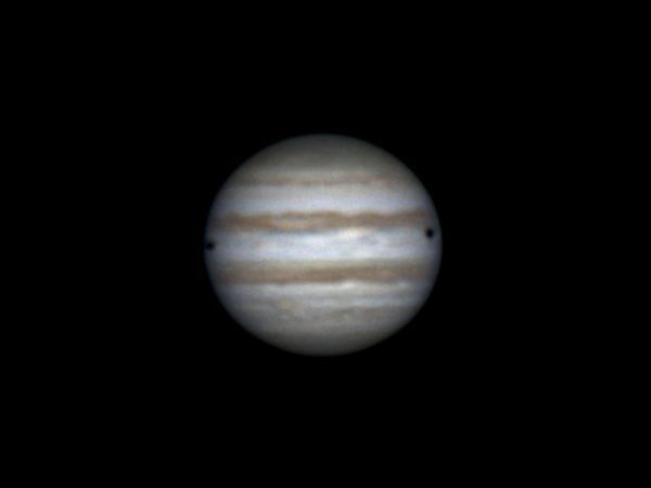Shadows of Io and Callisto on Jupiter (26 feb 2015, 22:38) - астрофотография