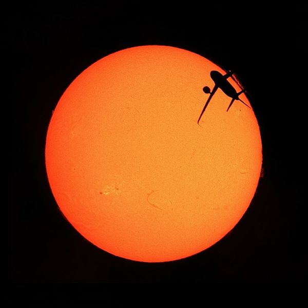 Солнце и самолет. от 22.06.2022 - астрофотография