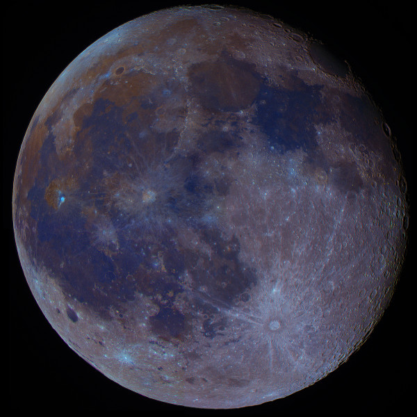The Moon is colorful - Astrophotography