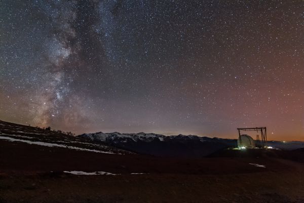 Млечный путь и собственное свечение атмосферы над БТА - астрофотография