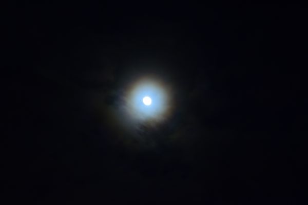 Лунный венец (гало) от 13.02.22 - астрофотография