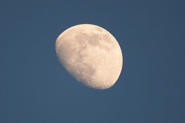 Дневная Луна - астрофотография