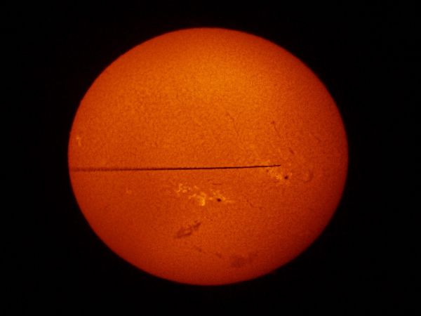 Hydrogen Sun and trace of the plane - астрофотография