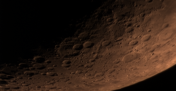 Случайная область Луны - астрофотография