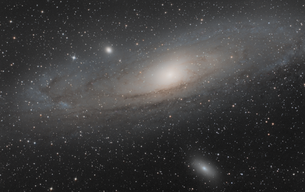 Трио галактик в созвездии Андромеды: М31, М32 и М110 - астрофотография