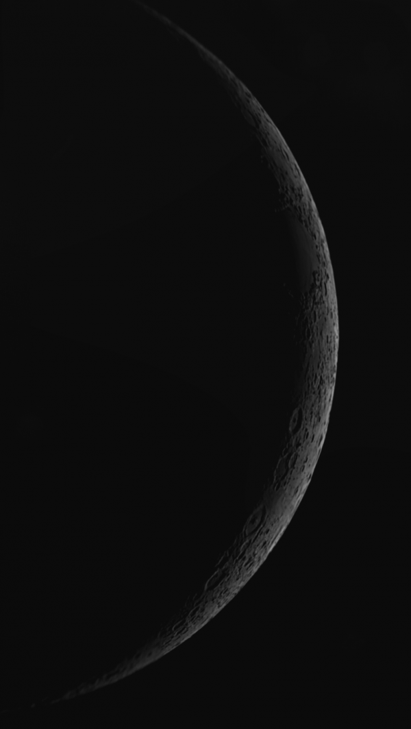 Луна в фазе 0,05 - астрофотография