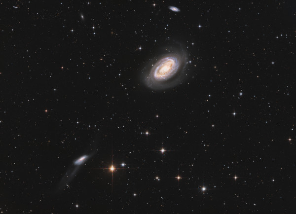 Seyfert galaxy NGC 4725 with neighbors NGC 4747 and 4712 - Astrophotography