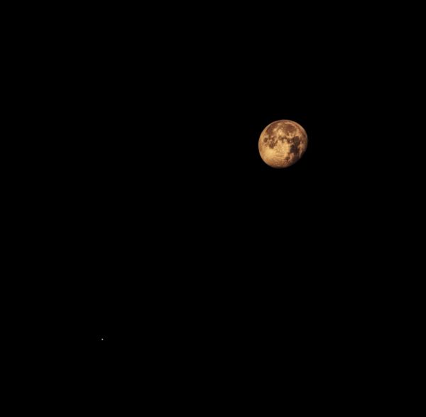 Сближение Луны и Юпитера в ночь с 1 на 2 октября 2023 года - астрофотография