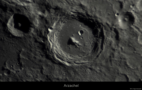 Crater Arzachel. A relatively young impact crater located in the central southern part of the Moon. - Astrophotography