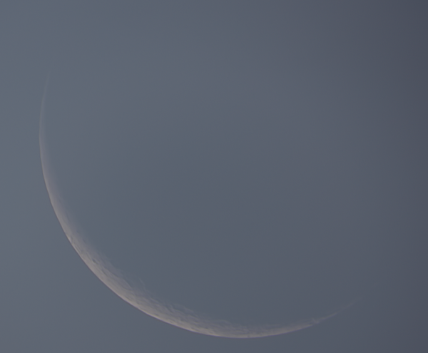 Убывающая Луна перед восходом (6%, 23.10.22) - астрофотография