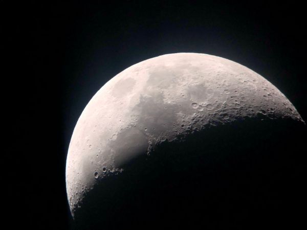 Луна на смартфон - астрофотография