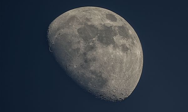 Луна 07.08.2022 -время 20:40 - астрофотография