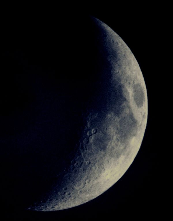 Луна 05.06.22 - астрофотография