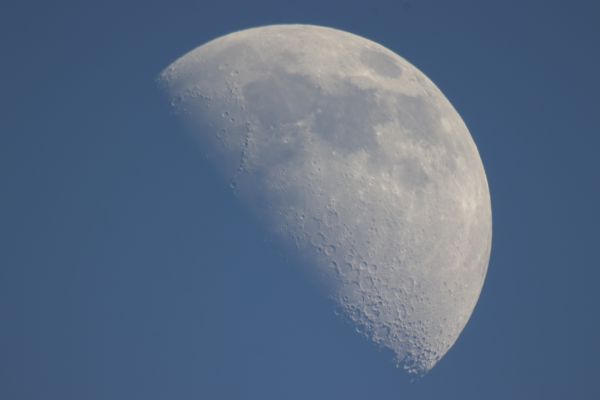 Луна днем18.06.2021 - астрофотография