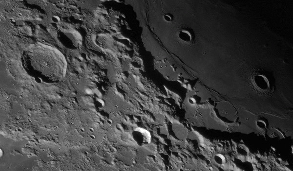 Diurnal libration effect. - Astrophotography