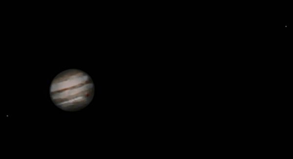 Юпитер с двумя его спутниками 10.10.2022 - астрофотография