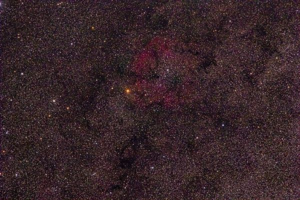 Эмиссионная туманность IC1396 в созвездии Цефей - астрофотография