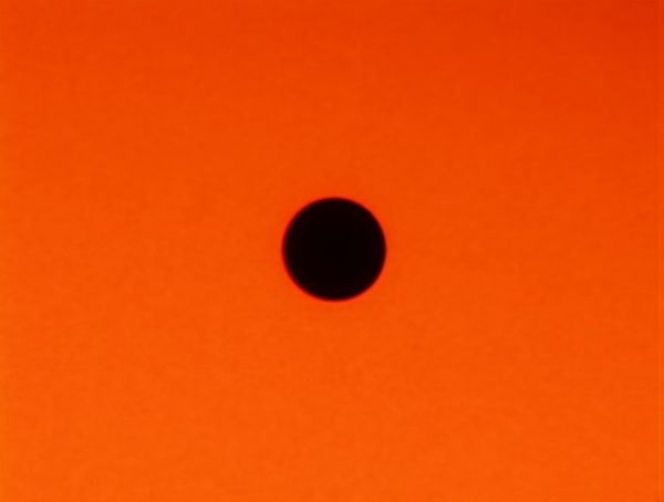 Sun and Venus, 6 june 2012, 7:39 - астрофотография