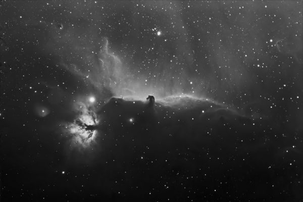 IC434 (Horsehead Nebula) and NGC 2024 (Flame Nebula) in the hydrogen line. - Astrophotography