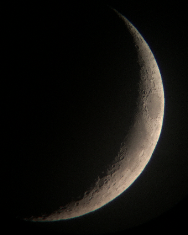 Waxing Crescent - астрофотография