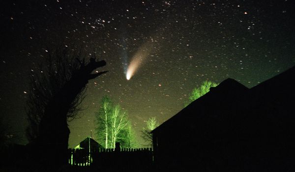 Комета Хейла-Боппа. Вид из деревни Тиманово. - астрофотография