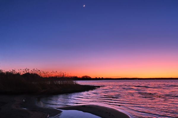 Moonrise 04.2026 - Astrophotography