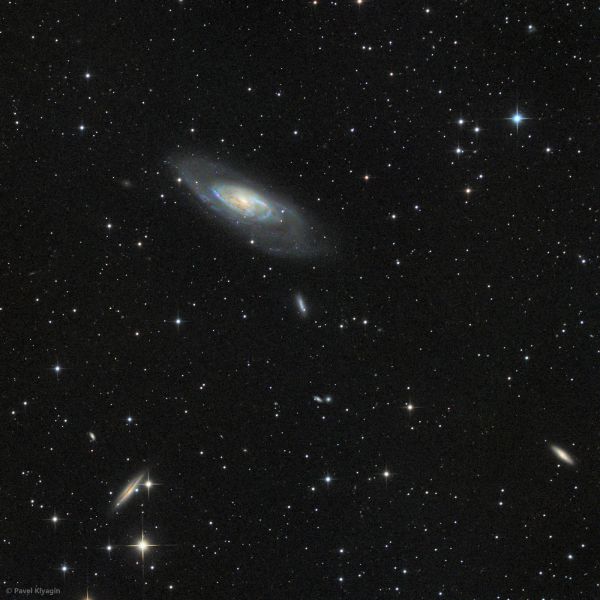Окрестности галактики М106 - астрофотография
