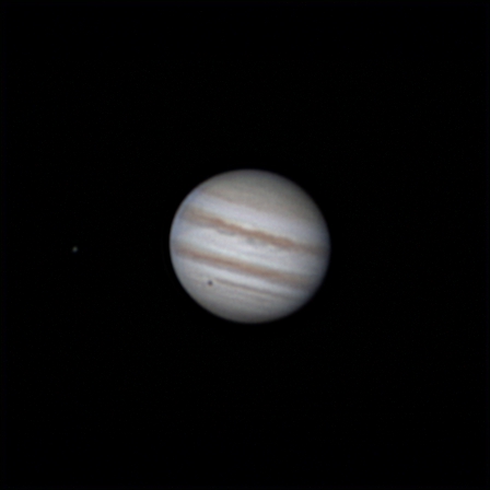 Юпитер, спутник Европа и тень от Европы на поверхности Юпитера - астрофотография