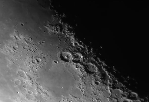 Луна. Участок поверхности в районе кратеров Кирилл и Теофил - астрофотография