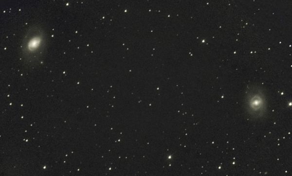 Галактики М96 (слева) и М95 - астрофотография