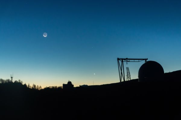 Луна и Венера над БТА - астрофотография