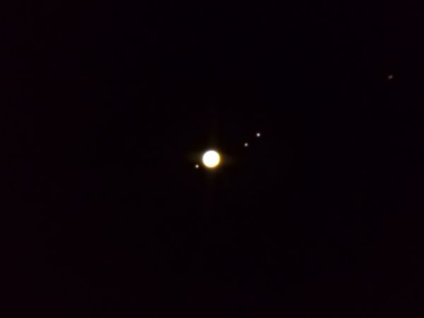 Юпитер и его 4 спутника - астрофотография