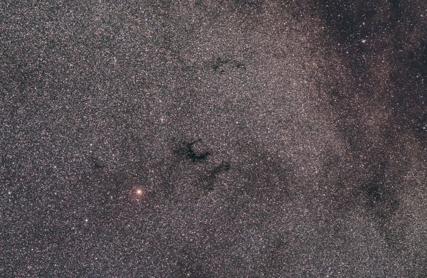 Туманность Е (Barnard 142 и 143) - астрофотография