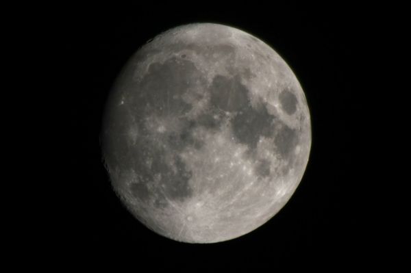 Moon with Canon 70-2004L USM and Barlow lens NPZ PAG 3-5x (5x) - астрофотография