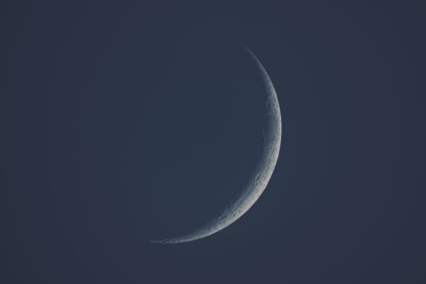 Crescent Moon in the evening sky on March 21, 2026 - Astrophotography