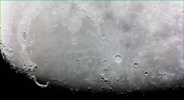 Участок лунной поверхности, после первой четверти - астрофотография