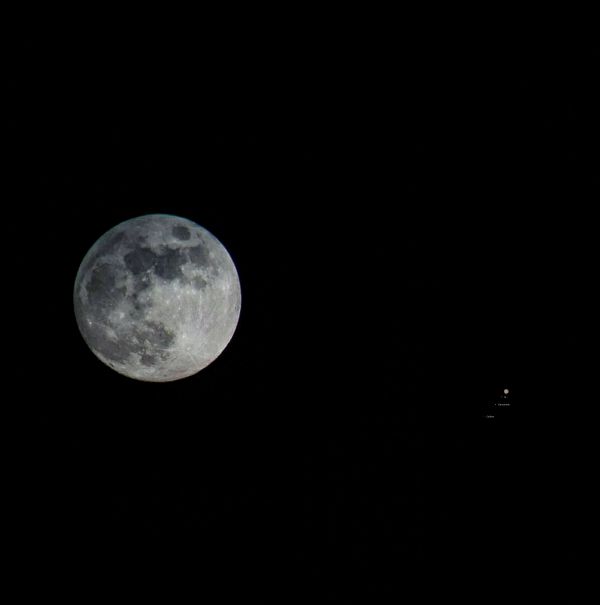 Луна и Юпитер - астрофотография